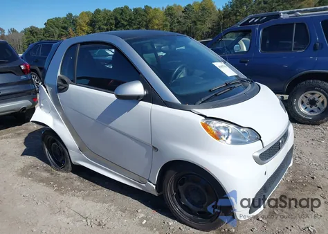 2015 Smart Fortwo Passion/Pure из США, поврежденный, VIN WMEEJ3BA8FK808251